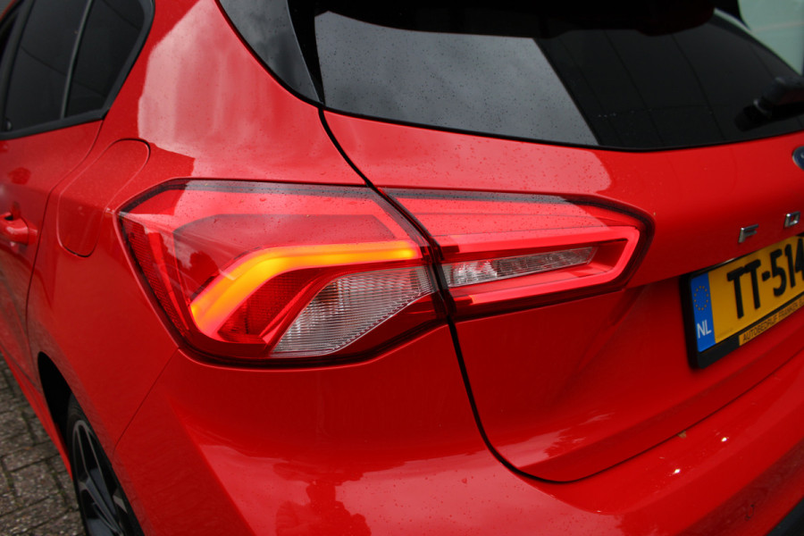 Ford Focus 1.0 EcoBoost ST Line Business | B&O | Winterpack | Navigatie | Afn. Trekhaak | Camera Actieweken 1 t/m 15 november!