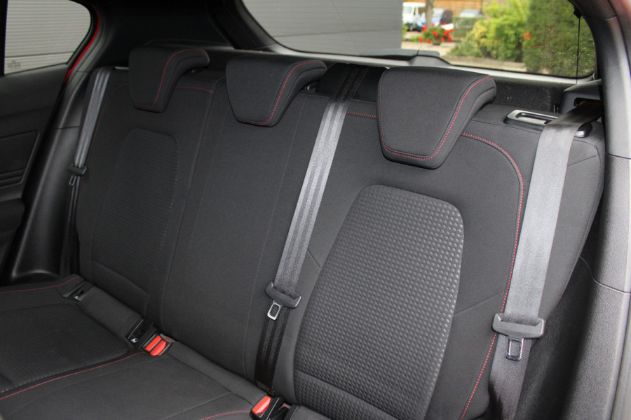 Ford Focus 1.0 EcoBoost ST Line Business | B&O | Winterpack | Navigatie | Afn. Trekhaak | Camera Actieweken 1 t/m 15 november!