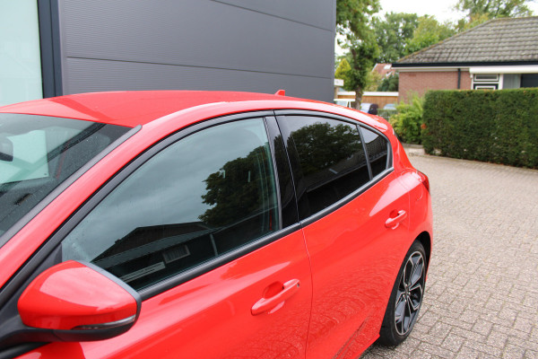 Ford Focus 1.0 EcoBoost ST Line Business | B&O | Winterpack | Navigatie | Afn. Trekhaak | Camera Actieweken 1 t/m 15 november!