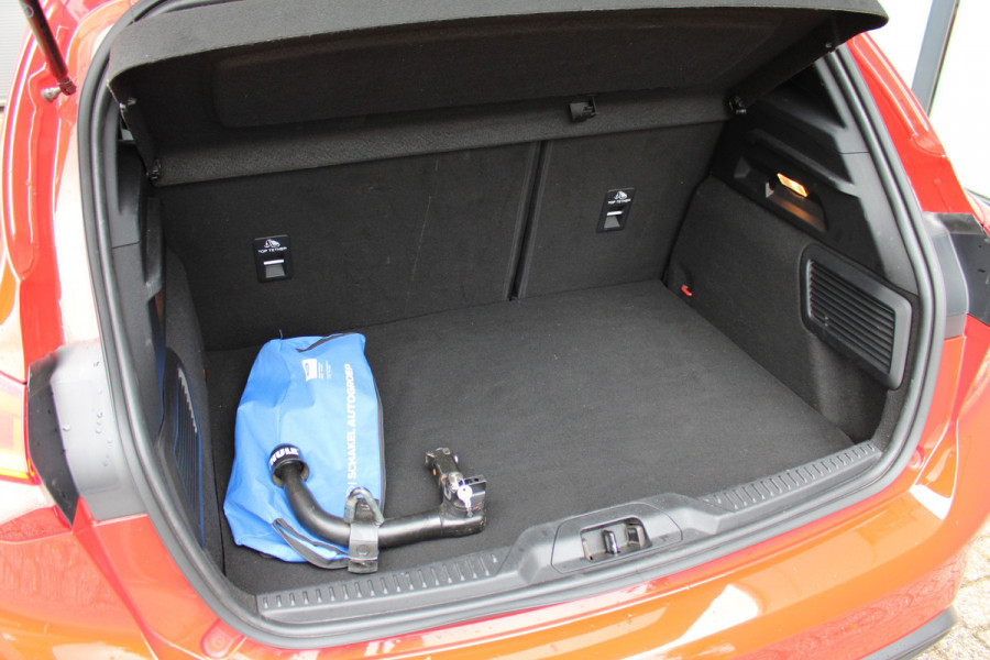 Ford Focus 1.0 EcoBoost ST Line Business | B&O | Winterpack | Navigatie | Afn. Trekhaak | Camera Actieweken 1 t/m 15 november!