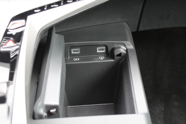 Peugeot 3008 1.2 Hybrid 136 GT | Navigatie | Led | Camera | Climate | Adaptieve cruise Actieweken 1 t/m 15 november!