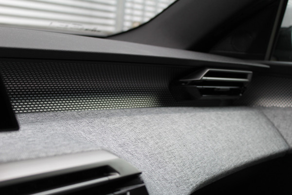 Peugeot 3008 1.2 Hybrid 136 GT | Navigatie | Led | Camera | Climate | Adaptieve cruise Actieweken 1 t/m 15 november!