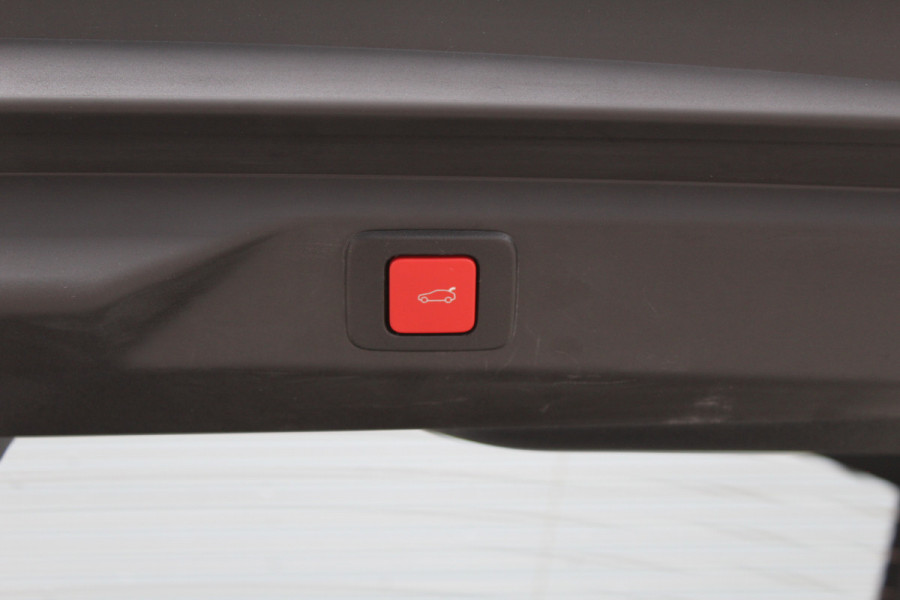 Peugeot 3008 1.2 Hybrid 136 GT | Navigatie | Led | Camera | Climate | Adaptieve cruise Actieweken 1 t/m 15 november!