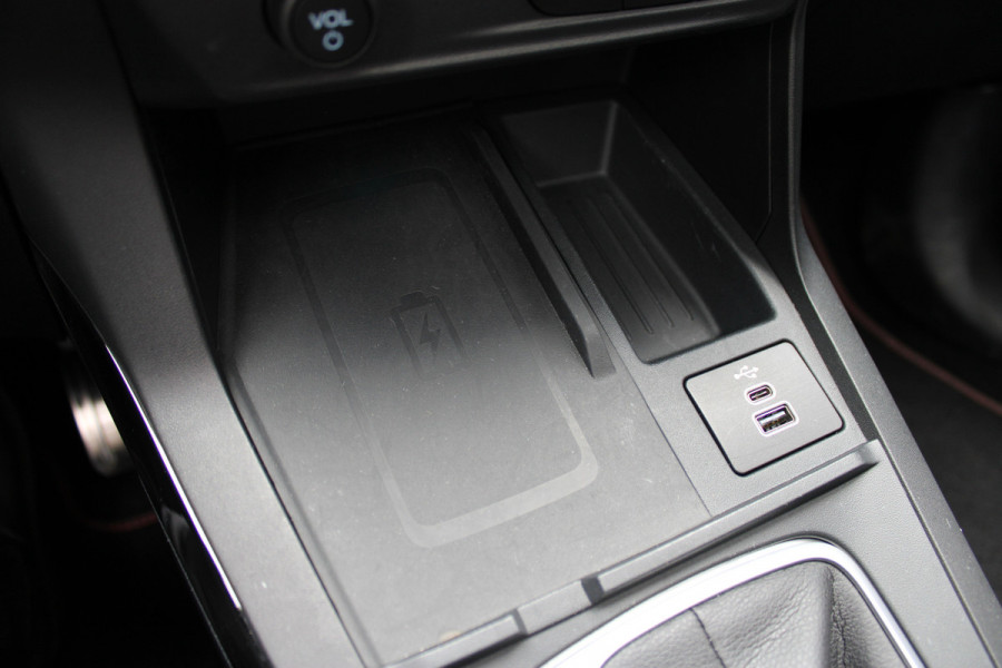 Ford Puma 1.0 EcoBoost Hybrid ST-Line X | Panoramadak | Trekhaak | BLIS | Carplay | Camera | Adaptieve cruise Actieweken 1 t/m 15 november!