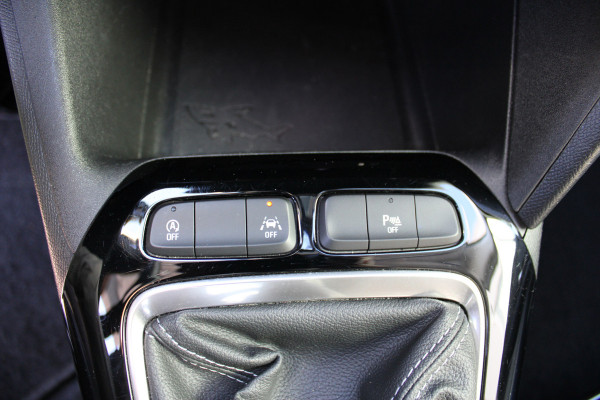 Opel Corsa 1.2 Edition | Winterpakket | Carplay | Lichtmetaal | Parkeersensoren achter | Privacy Glass Actieweken 1 t/m 15 november!