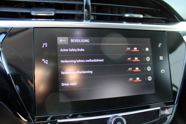 Opel Corsa 1.2 Edition | Winterpakket | Carplay | Lichtmetaal | Parkeersensoren achter | Privacy Glass Actieweken 1 t/m 15 november!