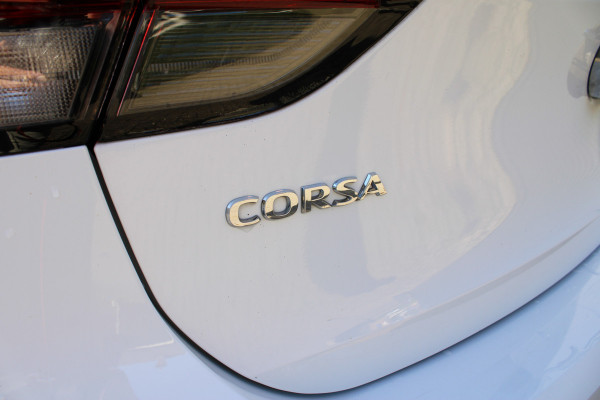 Opel Corsa 1.2 Edition | Winterpakket | Carplay | Lichtmetaal | Parkeersensoren achter | Privacy Glass Actieweken 1 t/m 15 november!