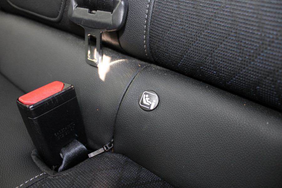 Opel Corsa 1.2 Edition | Winterpakket | Carplay | Lichtmetaal | Parkeersensoren achter | Privacy Glass Actieweken 1 t/m 15 november!