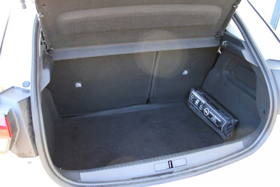 Opel Corsa 1.2 Edition | Winterpakket | Carplay | Lichtmetaal | Parkeersensoren achter | Privacy Glass Actieweken 1 t/m 15 november!