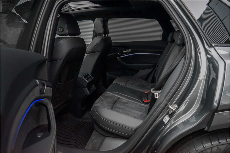 Audi Q8 e-tron 50 Quattro S Edition 95 kWh Pano Leder Luchtvering 21" Audi Q8 e-tron 50 Quattro S Edition 95 kWh Pano Leder Luchtvering 21"