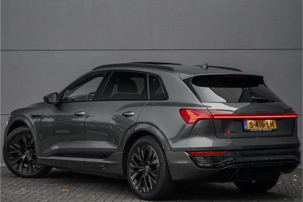 Audi Q8 e-tron 50 Quattro S Edition 95 kWh Pano Leder Luchtvering 21" Audi Q8 e-tron 50 Quattro S Edition 95 kWh Pano Leder Luchtvering 21"