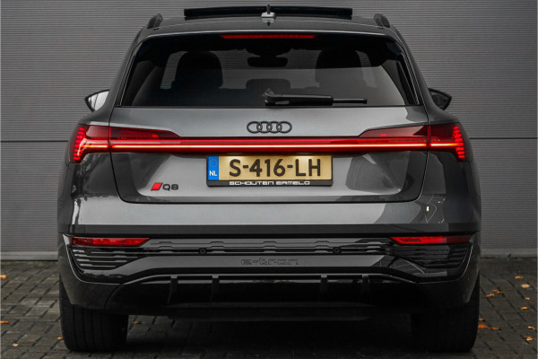 Audi Q8 e-tron 50 Quattro S Edition 95 kWh Pano Leder Luchtvering 21" Audi Q8 e-tron 50 Quattro S Edition 95 kWh Pano Leder Luchtvering 21"