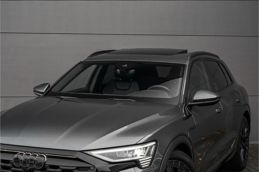 Audi Q8 e-tron 50 Quattro S Edition 95 kWh Pano Leder Luchtvering 21" Audi Q8 e-tron 50 Quattro S Edition 95 kWh Pano Leder Luchtvering 21"