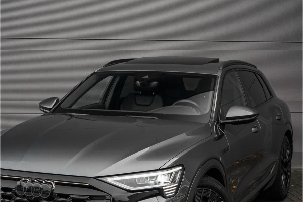 Audi Q8 e-tron 50 Quattro S Edition 95 kWh Pano Leder Luchtvering 21" Audi Q8 e-tron 50 Quattro S Edition 95 kWh Pano Leder Luchtvering 21"