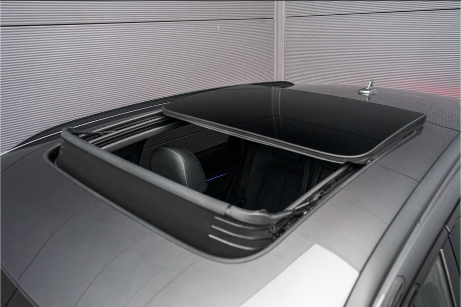 Audi Q8 e-tron 50 Quattro S Edition 95 kWh Pano Leder Luchtvering 21" Audi Q8 e-tron 50 Quattro S Edition 95 kWh Pano Leder Luchtvering 21"