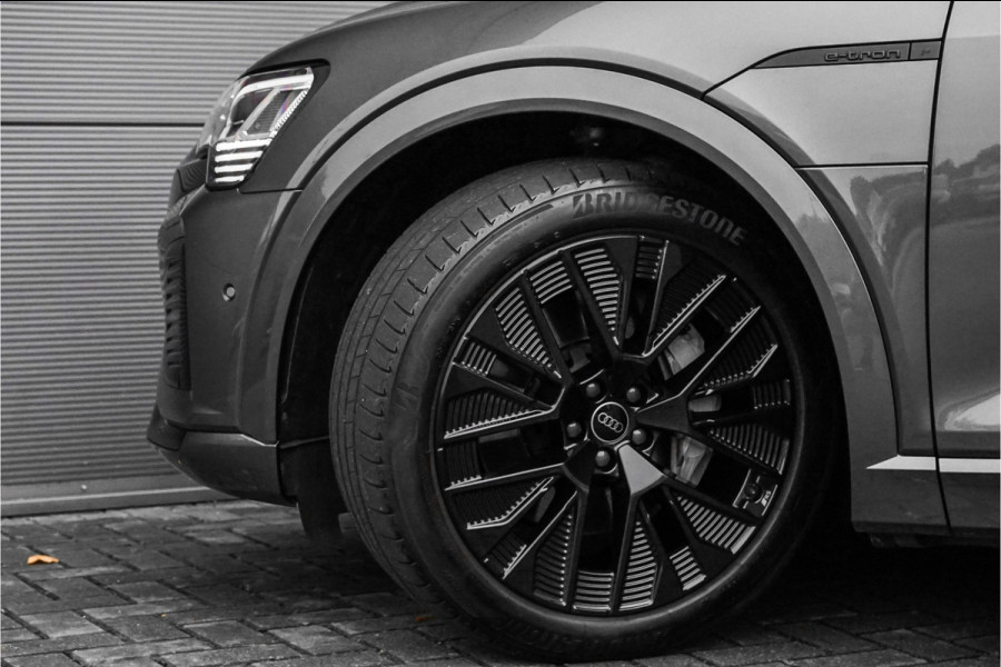 Audi Q8 e-tron 50 Quattro S Edition 95 kWh Pano Leder Luchtvering 21" Audi Q8 e-tron 50 Quattro S Edition 95 kWh Pano Leder Luchtvering 21"