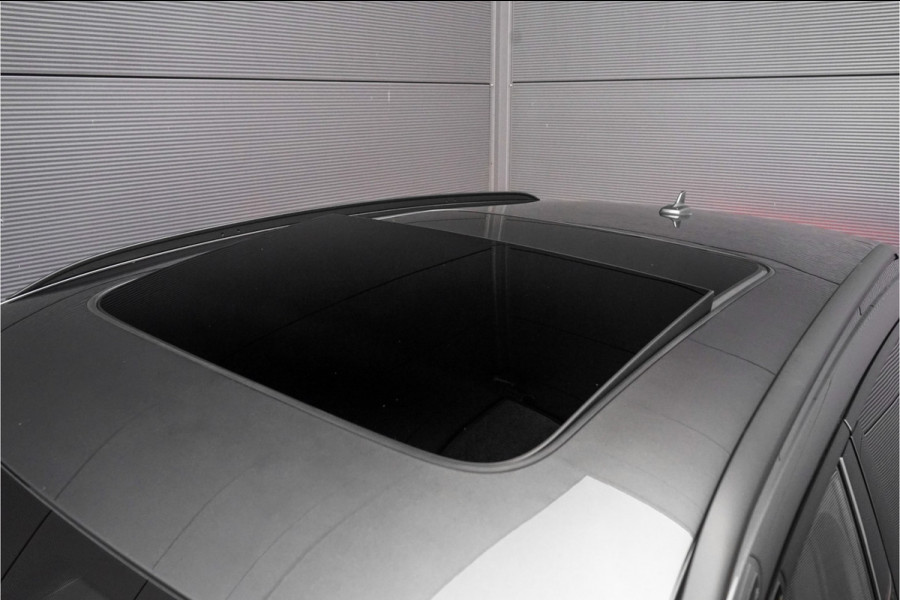 Audi Q8 e-tron 50 Quattro S Edition 95 kWh Pano Leder Luchtvering 21" Audi Q8 e-tron 50 Quattro S Edition 95 kWh Pano Leder Luchtvering 21"