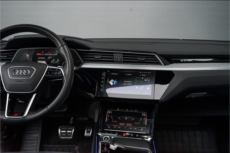 Audi Q8 e-tron 50 Quattro S Edition 95 kWh Pano Leder Luchtvering 21" Audi Q8 e-tron 50 Quattro S Edition 95 kWh Pano Leder Luchtvering 21"
