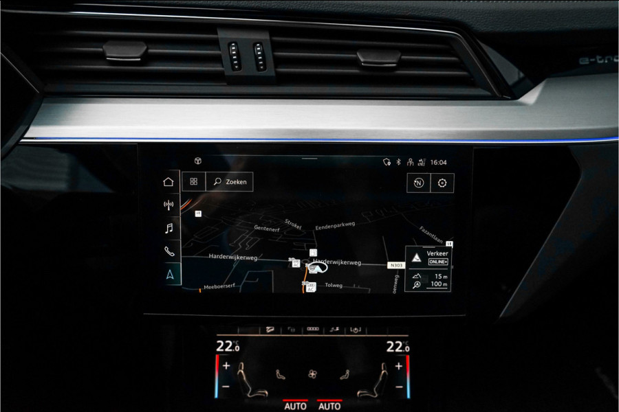 Audi Q8 e-tron 50 Quattro S Edition 95 kWh Pano Leder Luchtvering 21" Audi Q8 e-tron 50 Quattro S Edition 95 kWh Pano Leder Luchtvering 21"