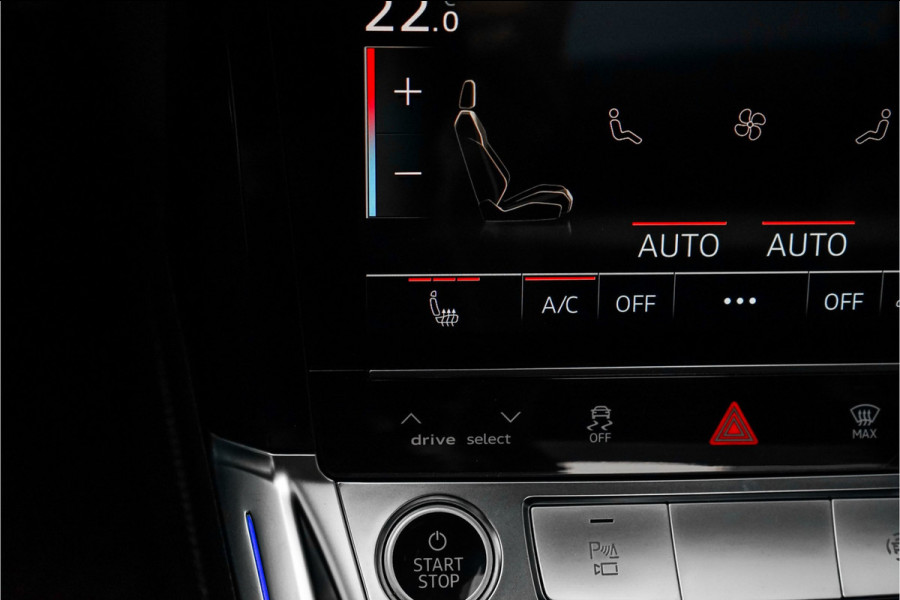 Audi Q8 e-tron 50 Quattro S Edition 95 kWh Pano Leder Luchtvering 21" Audi Q8 e-tron 50 Quattro S Edition 95 kWh Pano Leder Luchtvering 21"
