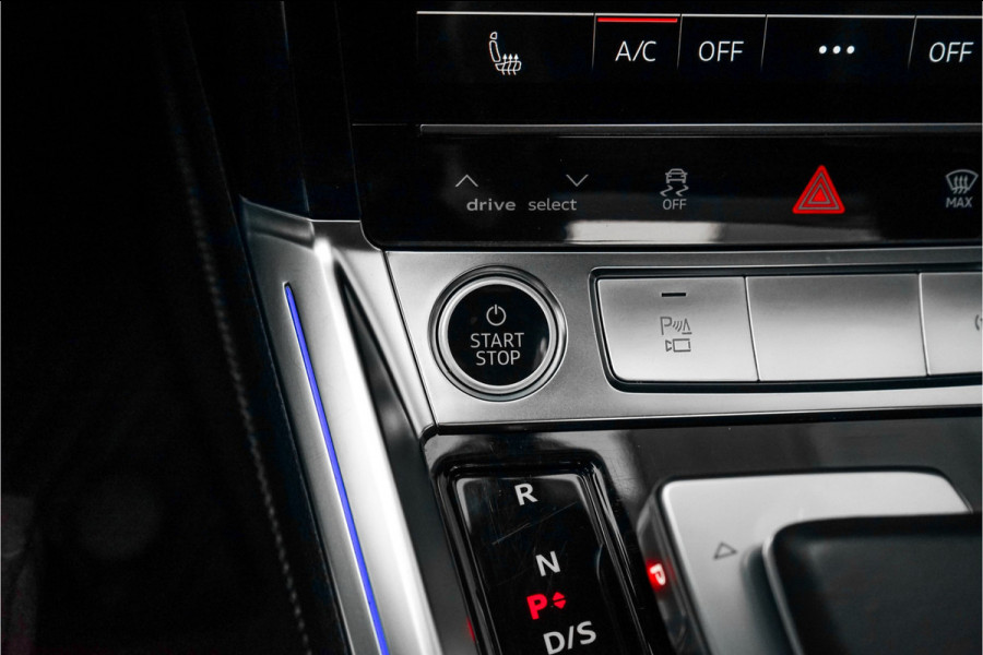 Audi Q8 e-tron 50 Quattro S Edition 95 kWh Pano Leder Luchtvering 21" Audi Q8 e-tron 50 Quattro S Edition 95 kWh Pano Leder Luchtvering 21"