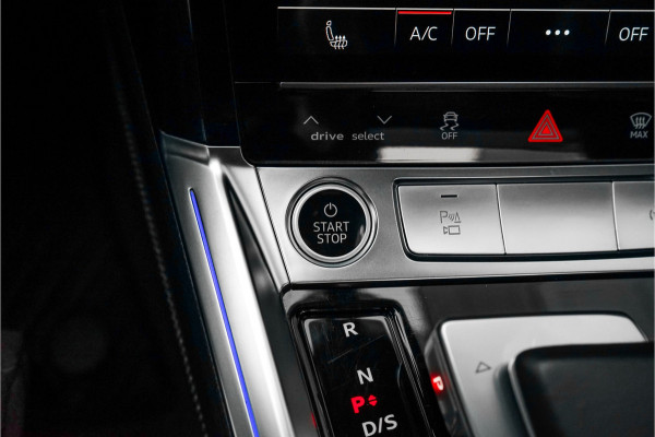 Audi Q8 e-tron 50 Quattro S Edition 95 kWh Pano Leder Luchtvering 21" Audi Q8 e-tron 50 Quattro S Edition 95 kWh Pano Leder Luchtvering 21"