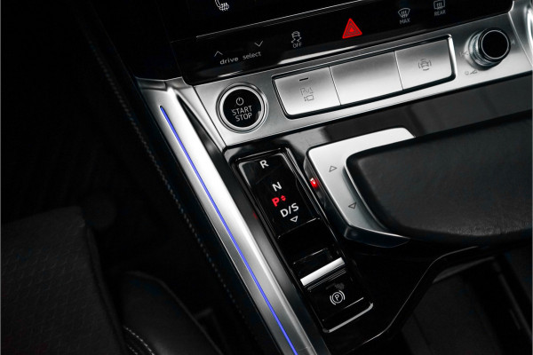 Audi Q8 e-tron 50 Quattro S Edition 95 kWh Pano Leder Luchtvering 21" Audi Q8 e-tron 50 Quattro S Edition 95 kWh Pano Leder Luchtvering 21"