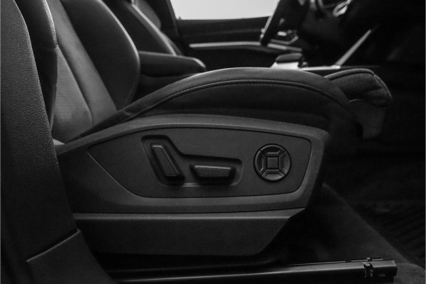Audi Q8 e-tron 50 Quattro S Edition 95 kWh Pano Leder Luchtvering 21" Audi Q8 e-tron 50 Quattro S Edition 95 kWh Pano Leder Luchtvering 21"