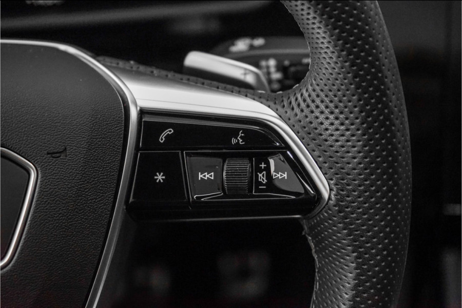 Audi Q8 e-tron 50 Quattro S Edition 95 kWh Pano Leder Luchtvering 21" Audi Q8 e-tron 50 Quattro S Edition 95 kWh Pano Leder Luchtvering 21"