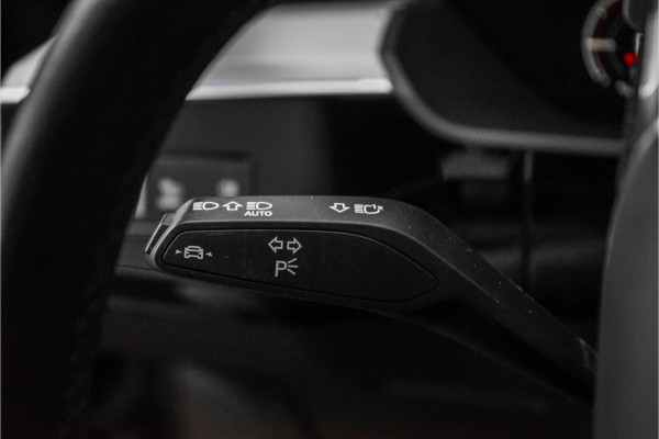 Audi Q8 e-tron 50 Quattro S Edition 95 kWh Pano Leder Luchtvering 21" Audi Q8 e-tron 50 Quattro S Edition 95 kWh Pano Leder Luchtvering 21"