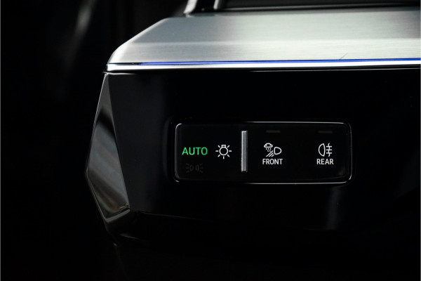 Audi Q8 e-tron 50 Quattro S Edition 95 kWh Pano Leder Luchtvering 21" Audi Q8 e-tron 50 Quattro S Edition 95 kWh Pano Leder Luchtvering 21"