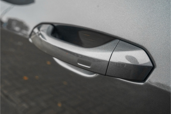 Audi Q8 e-tron 50 Quattro S Edition 95 kWh Pano Leder Luchtvering 21" Audi Q8 e-tron 50 Quattro S Edition 95 kWh Pano Leder Luchtvering 21"