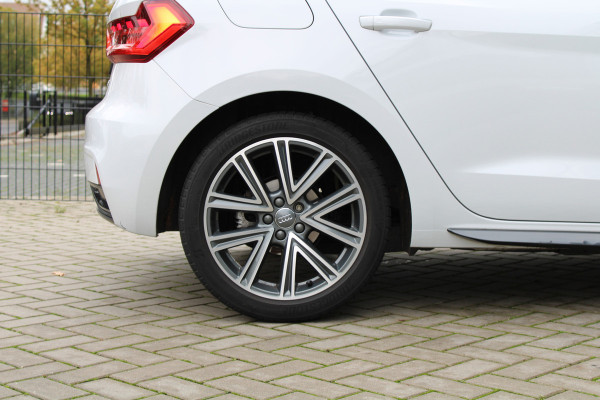 Audi A1 Sportback 30 TFSI epic | NAP! | AUTOMAAT | STOELVERWARMING | VIRTUAL | CARPLAY | Audi A1 Sportback 30 TFSI epic | NAP! | AUTOMAAT | STOELVERWARMING | VIRTUAL | CARPLAY |