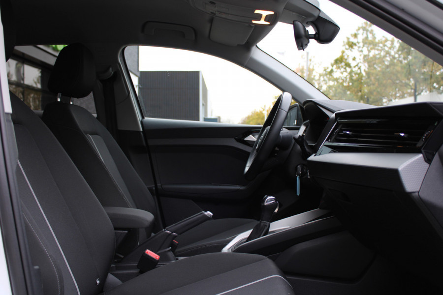 Audi A1 Sportback 30 TFSI epic | NAP! | AUTOMAAT | STOELVERWARMING | VIRTUAL | CARPLAY | Audi A1 Sportback 30 TFSI epic | NAP! | AUTOMAAT | STOELVERWARMING | VIRTUAL | CARPLAY |