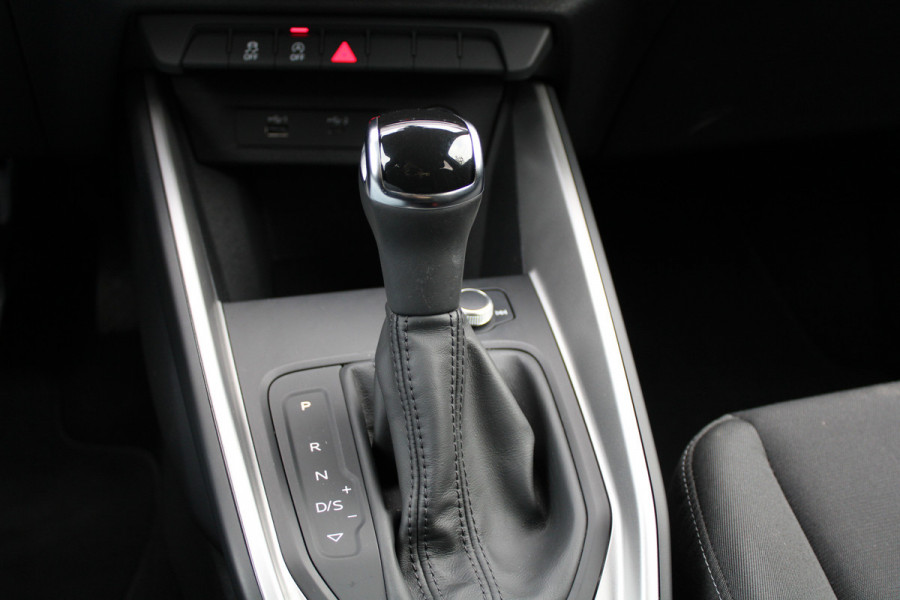 Audi A1 Sportback 30 TFSI epic | NAP! | AUTOMAAT | STOELVERWARMING | VIRTUAL | CARPLAY | Audi A1 Sportback 30 TFSI epic | NAP! | AUTOMAAT | STOELVERWARMING | VIRTUAL | CARPLAY |