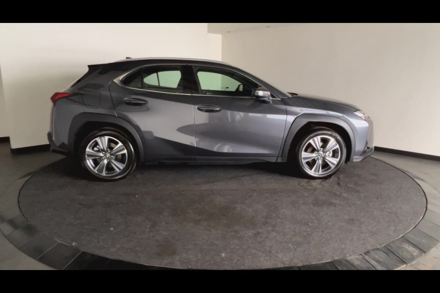 Lexus UX 300e Luxury Line 73 kWh | 45% korting | Winter-pakket | Tech Pack | Navigatie | Nieuwprijs € 61.095,00 |