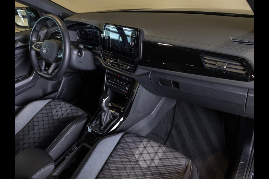 Volkswagen T-Roc 1.5 TSI R-Line Business / 150pk / Panorama dak / Beats / Stoel en stuurverwarming /