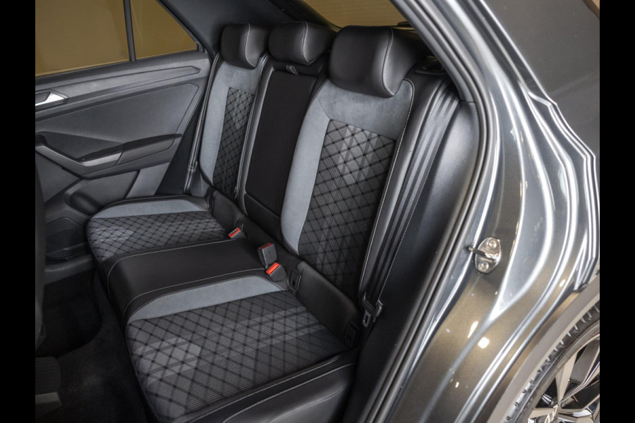 Volkswagen T-Roc 1.5 TSI R-Line Business / 150pk / Panorama dak / Beats / Stoel en stuurverwarming /