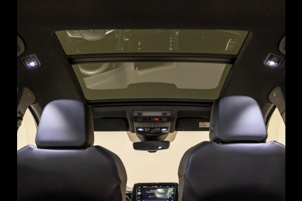 Volkswagen T-Roc 1.5 TSI R-Line Business / 150pk / Panorama dak / Beats / Stoel en stuurverwarming /