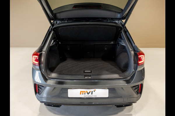 Volkswagen T-Roc 1.5 TSI R-Line Business / 150pk / Panorama dak / Beats / Stoel en stuurverwarming /