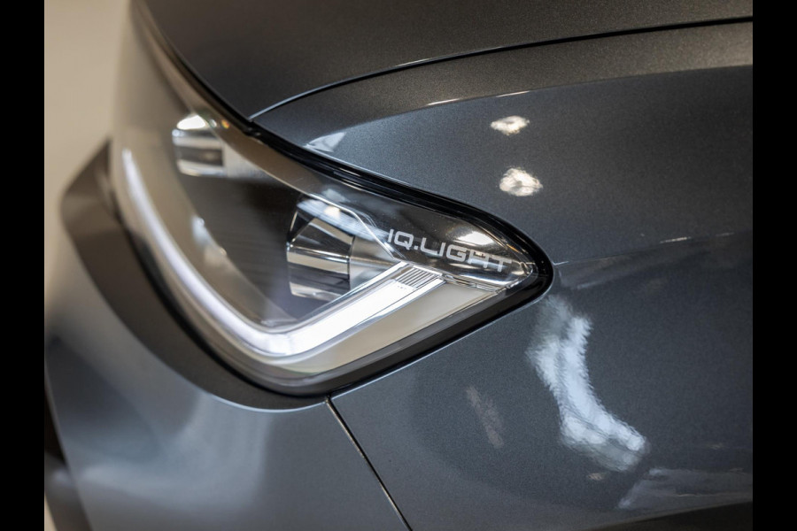 Volkswagen T-Roc 1.5 TSI R-Line Business / 150pk / Panorama dak / Beats / Stoel en stuurverwarming /