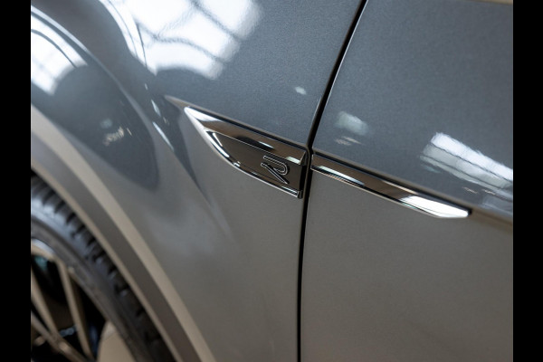 Volkswagen T-Roc 1.5 TSI R-Line Business / 150pk / Panorama dak / Beats / Stoel en stuurverwarming /