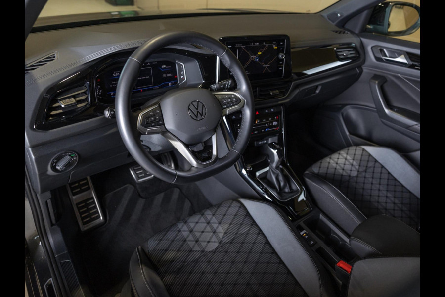 Volkswagen T-Roc 1.5 TSI R-Line Business / 150pk / Panorama dak / Beats / Stoel en stuurverwarming /