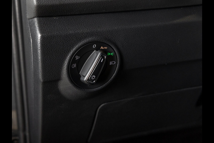 Volkswagen T-Roc 1.5 TSI R-Line Business / 150pk / Panorama dak / Beats / Stoel en stuurverwarming /