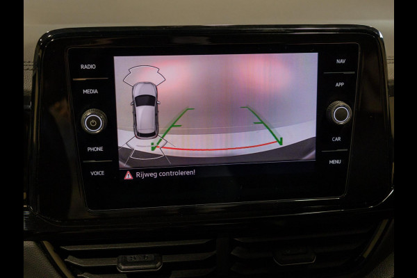 Volkswagen T-Roc 1.5 TSI R-Line Business / 150pk / Panorama dak / Beats / Stoel en stuurverwarming /