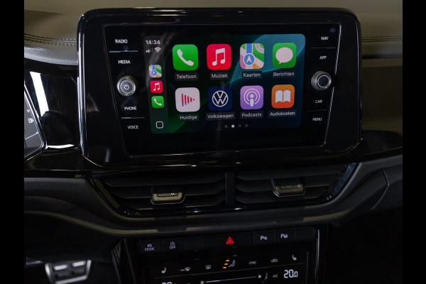 Volkswagen T-Roc 1.5 TSI R-Line Business / 150pk / Panorama dak / Beats / Stoel en stuurverwarming /