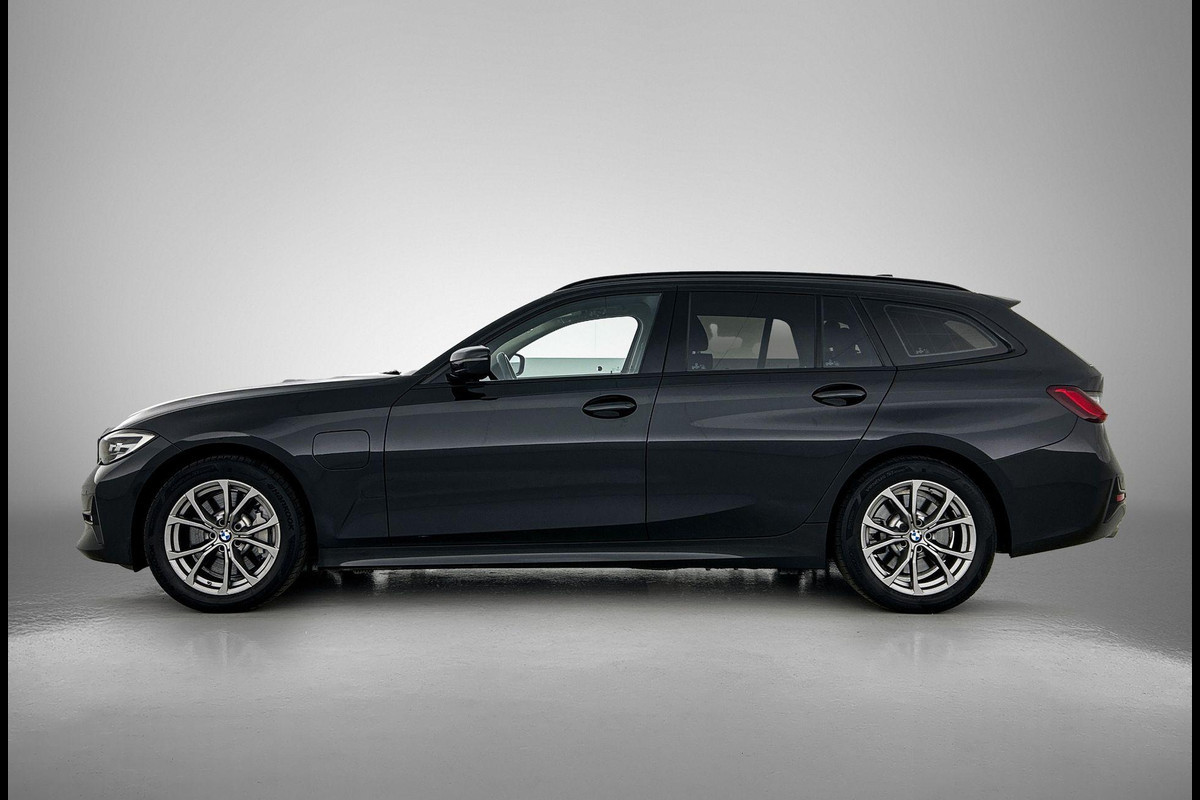 BMW 3 Serie Touring 330e High Executive M SPORT | SHADOW-LINE  | CARPLAY | AD-CRUISE | TREKHAAK BMW 3 Serie Touring 330e High Executive M SPORT | SHADOW-LINE  | CARPLAY | AD-CRUISE | TREKHAAK