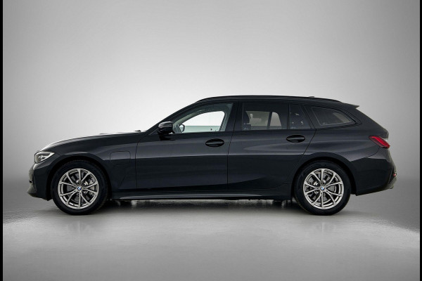 BMW 3 Serie Touring 330e High Executive M SPORT | SHADOW-LINE  | CARPLAY | AD-CRUISE | TREKHAAK BMW 3 Serie Touring 330e High Executive M SPORT | SHADOW-LINE  | CARPLAY | AD-CRUISE | TREKHAAK