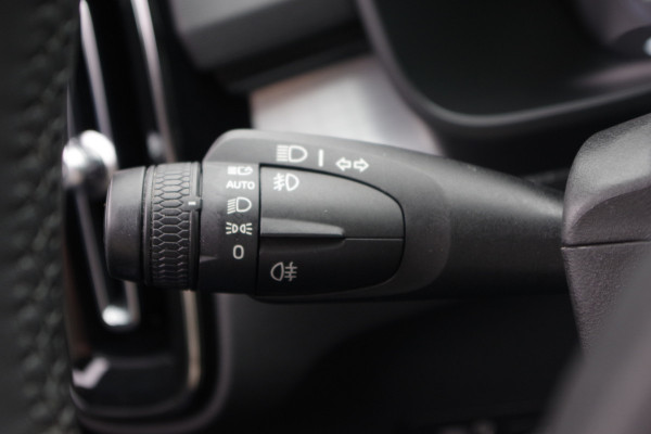 Volvo XC40 1.5 T4 211 PK Recharge Inscription Expression PHEV, Carplay, Camera