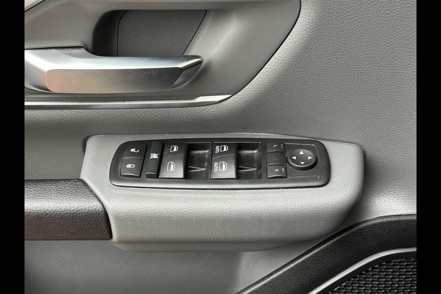 Dodge Ram 1500 5.7 V8 4x4 Crew Cab Big Horn